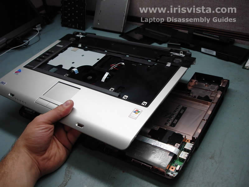 Как разобрать ноутбук Toshiba Satellite A105